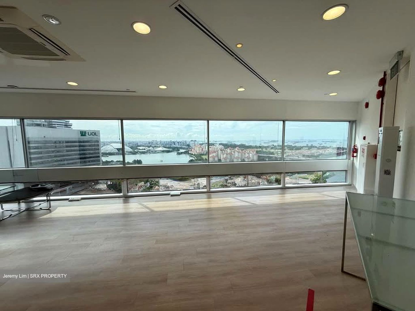 Gateway East (D7), Office #565782871
